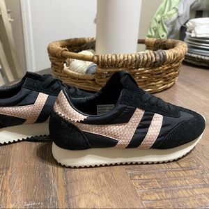 Gola brand sneaker, size 6, black with pink accent